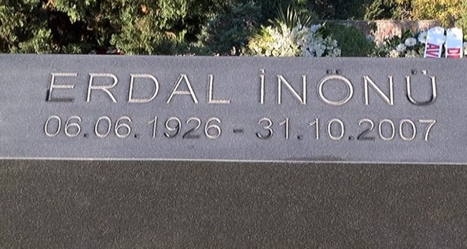 Erdal İnönü Kabri Başında Anıldı