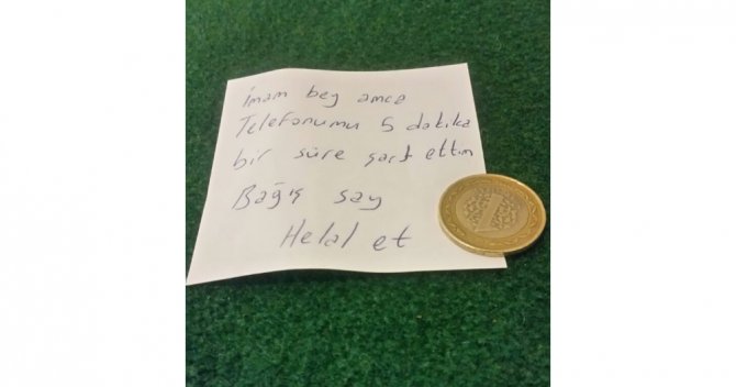 Camide Telefonunu Şarj Etti: Not Ve 1 Lira Bıraktı