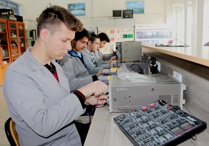 Fabrika Gibi Okul: Cirosu 1 Milyon Tl