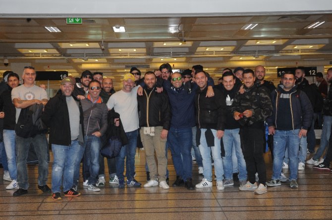 Napoli Taraftarları Türk Basın Mensuplarına Sataştı