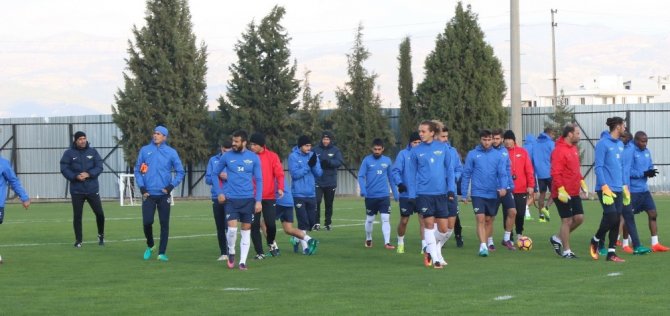 Akhisar Belediyespor 3 Eksikle Çalıştı