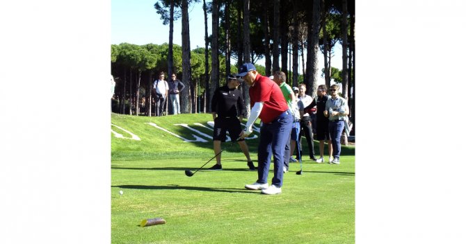 Bakan Çavuşoğlu Golfteki Maharetlerini Sergiledi
