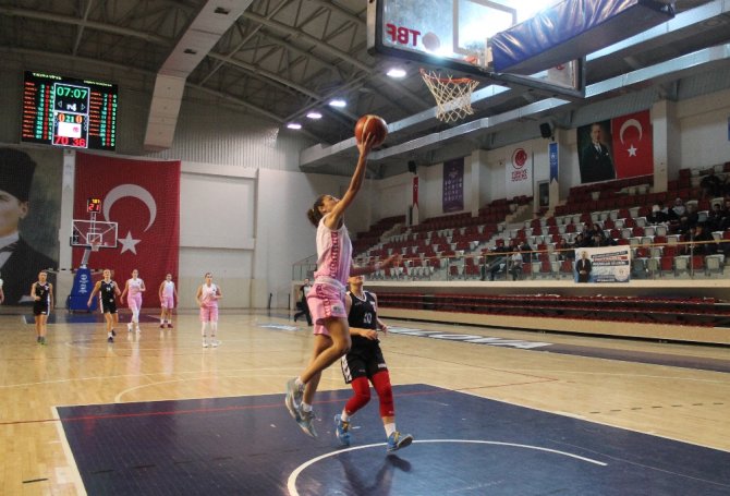 Yalova Vıp Farklı Yendi