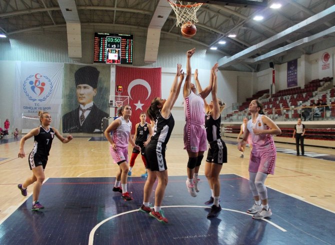 Yalova Vıp Farklı Yendi