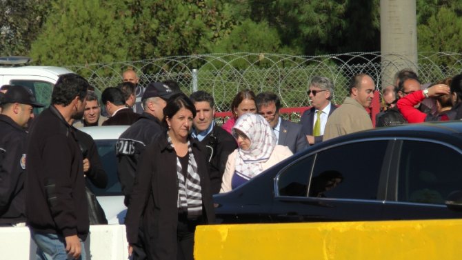 Hdp’li Vekiller Geri Gönderildi