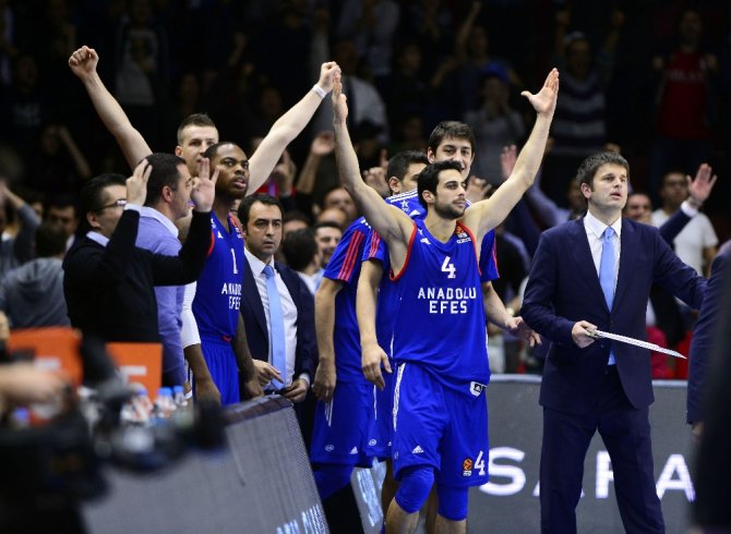 Anadolu Efes, Yunan Ekibini İki Uzatmada Devirdi