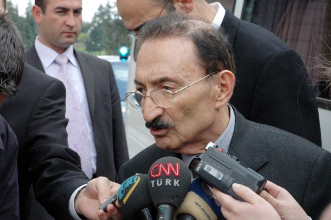Bugün Bülent Ecevit’in Ölüm Yıl Dönümü