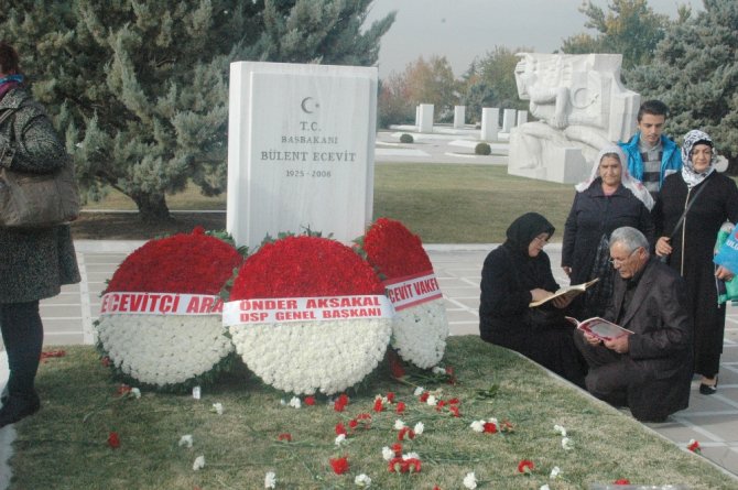 Bülent Ecevit Mezarı Başında Anıldı
