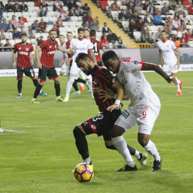 Antalya’da Eto’o Sahne Aldı!