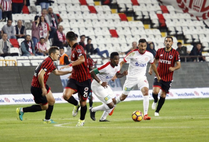 Antalya’da Eto’o Sahne Aldı!