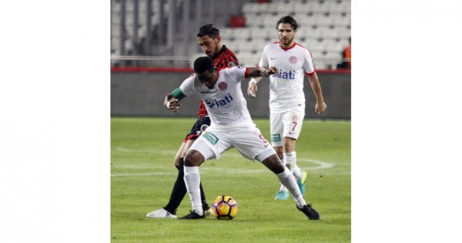Antalya’da Eto’o Sahne Aldı!