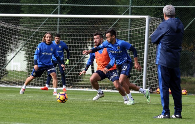 Fenerbahçe Derbi Hazırlıklarına Eksik Başladı