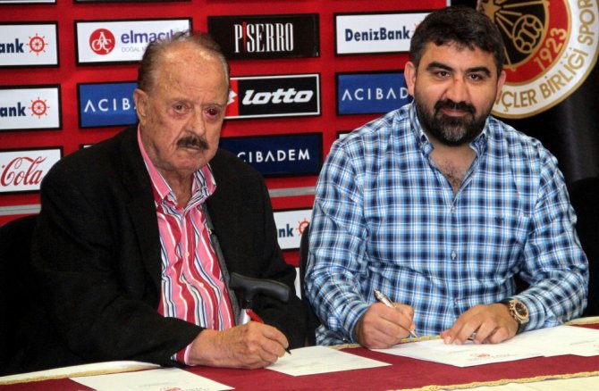 Ümit Özat İmzayı Attı