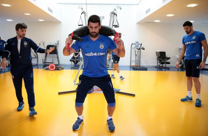 Fenerbahçe 9 Eksikle Çalıştı