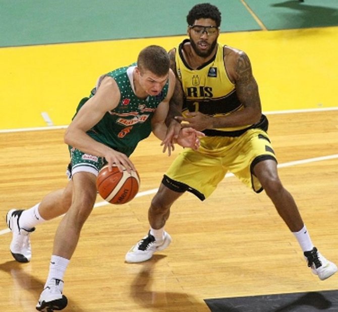 Banvit Yunan Rakibine Boyun Eğdi