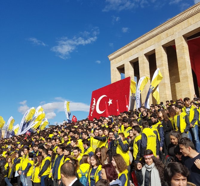 Anıtkabir Sarı Laciverte Büründü
