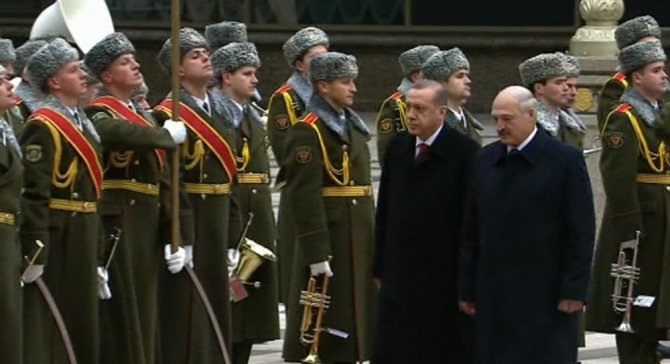 Cumhurbaşkanı Erdoğan Resmi Törenle Karşılandı