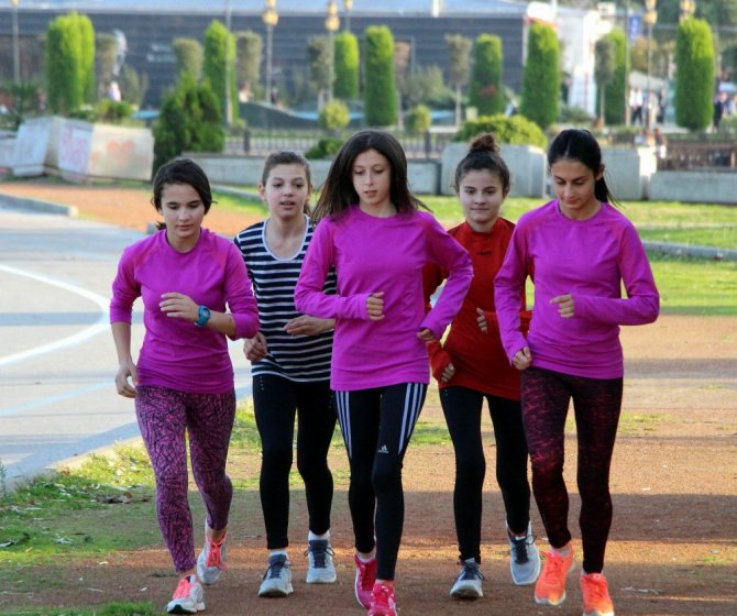 15 Yaşında 25 Madalya