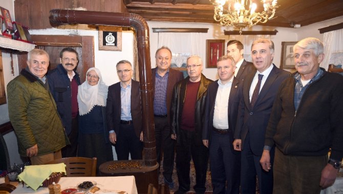 Bakan Ağbal’ın Elinden ’Kestane Kebap’