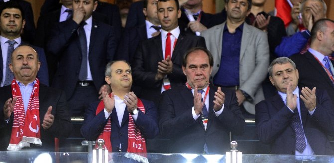 İlk Yarıda Eşitlik Vardı