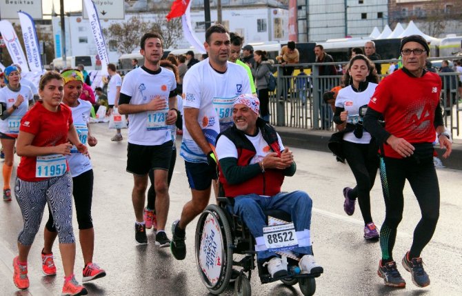 İstanbul Maratonundan Renkli Görüntüler