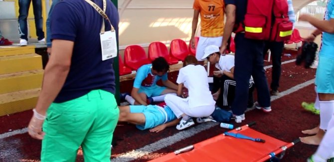 Amatör Maçta Saha Karıştı: 2 Yaralı