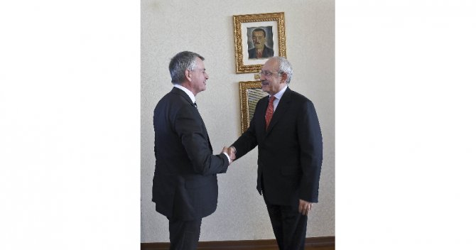Kılıçdaroğlu Kanada Büyükelçisi İle Görüştü