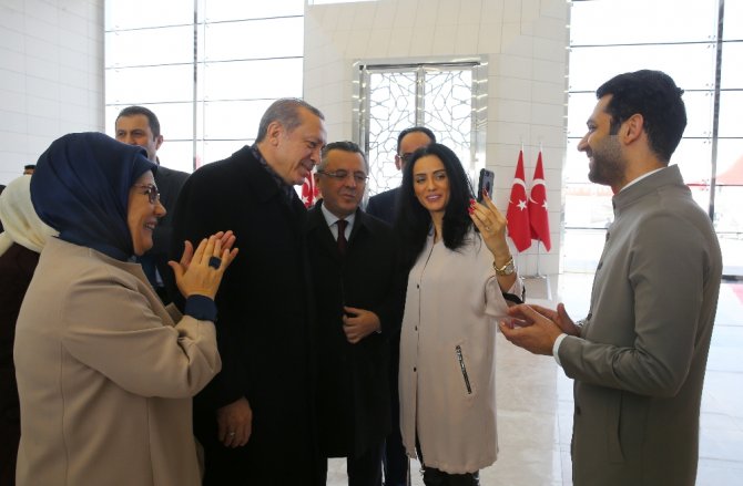 Cumhurbaşkanı Erdoğan Ünlü Oyuncuya Kız İstedi