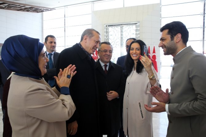 Cumhurbaşkanı Erdoğan Ünlü Oyuncuya Kız İstedi