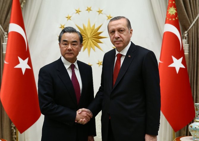 Çin Halk Cumhuriyeti Dışişleri Bakanını Kabul Etti