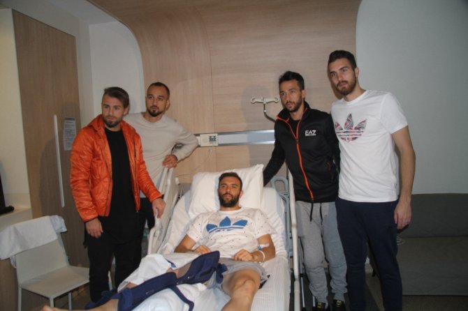 Arkadaşlarından Serdar’a ’Geçmiş Olsun’ Ziyareti