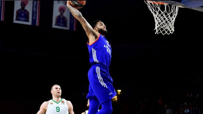 Anadolu Efes Evinde Kazandı