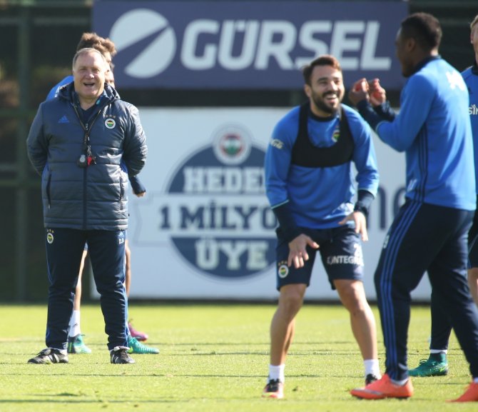 Fenerbahçe, Derbi Hazırlıklarını Sürdürdü