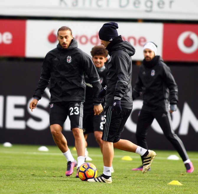 Beşiktaş’ta Adanaspor Mesaisi Sürüyor