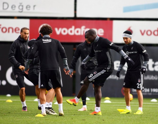 Beşiktaş’ta Adanaspor Mesaisi Sürüyor