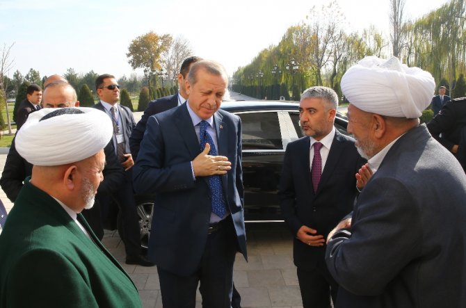 Erdoğan’dan İmam Buhari Türbesi’ne Ziyaret