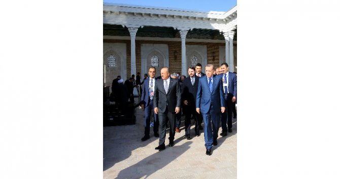 Erdoğan’dan İmam Buhari Türbesi’ne Ziyaret