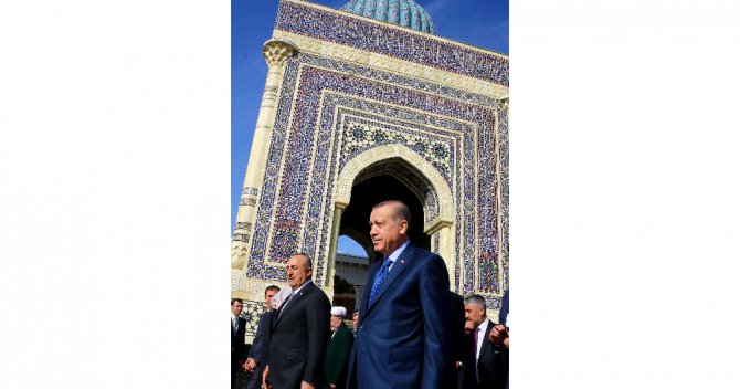 Erdoğan’dan İmam Buhari Türbesi’ne Ziyaret