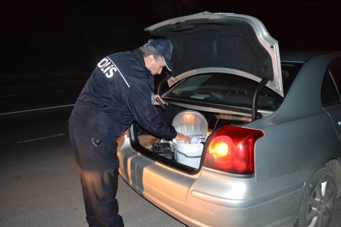 Çevirmeye Takıldı, Polise Serenat Yaptı