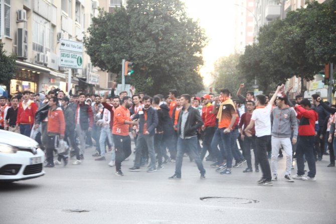 Beşiktaş Maçı Öncesi Holigan Dehşeti!