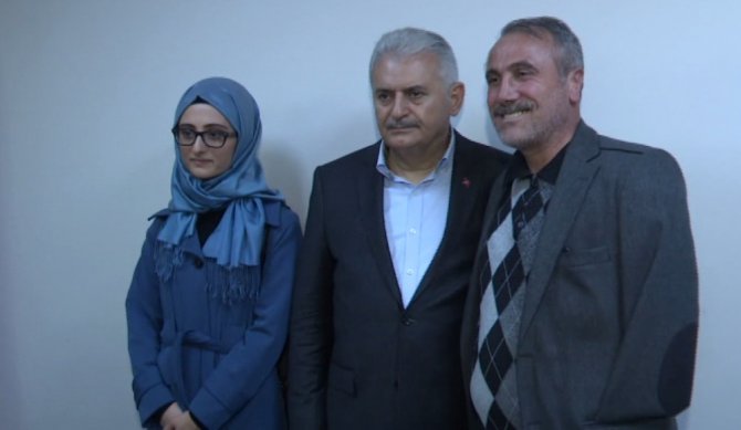 Gözyaşlarına Hakim Olamadı