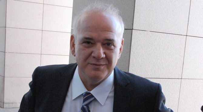 Rasim Ozan Kütahyalı’ya “17 Yıl” Göndermesi