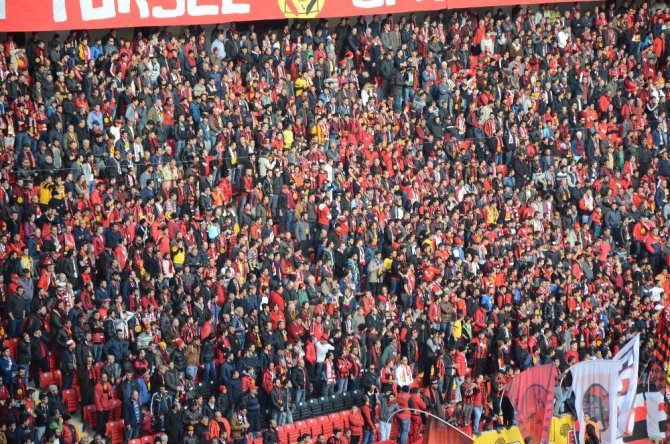 Eskişehirspor Yeni Evine ’Merhaba’ Dedi
