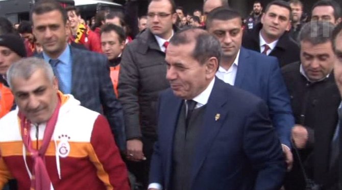 Derbi Öncesi Taraftarla Buluştu
