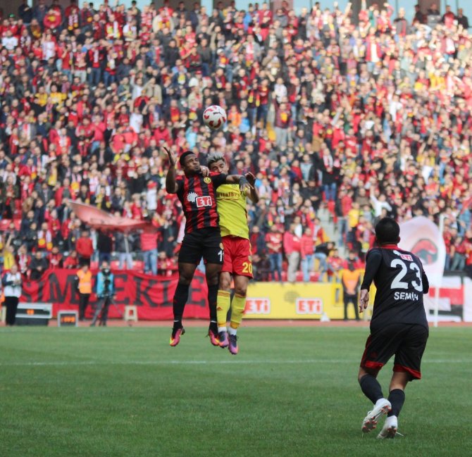 Yeni Evinde Galibiyetle Başladı