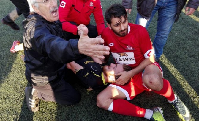 Amatör Maçta Yumruklar Konuştu