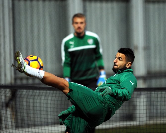 Bursaspor, Galatasaray’a Bileniyor