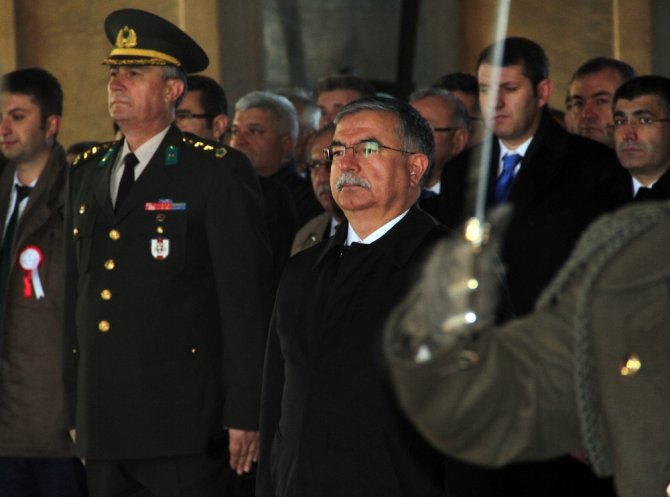 Bakan Ve Öğretmenlerden Anıtkabir’e Ziyaret