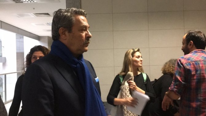 Kadir İnanır, Sevgilisi Jülide Kural’a Destek İçin Adliyede