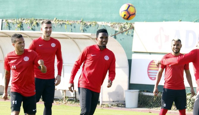 Eto’o Takımla Çalıştı